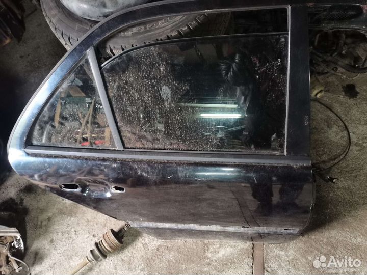 Задняя дверь mercedes w202