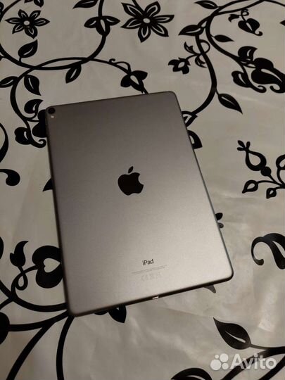 iPad pro 10.5 64gb+smart keyboard+apple pensil