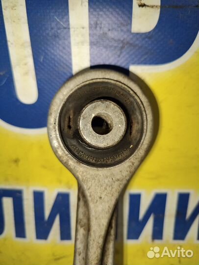 Рычаг передний правый верхний Audi A4B5