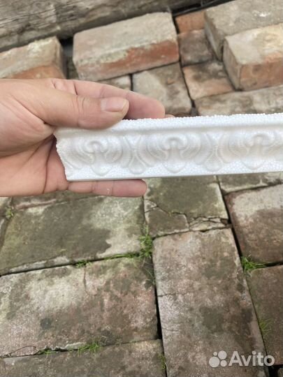 Потолочный плинтус