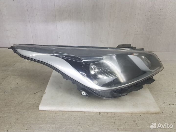 Фара правая Kia Rio