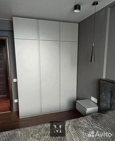 Угловой шкаф