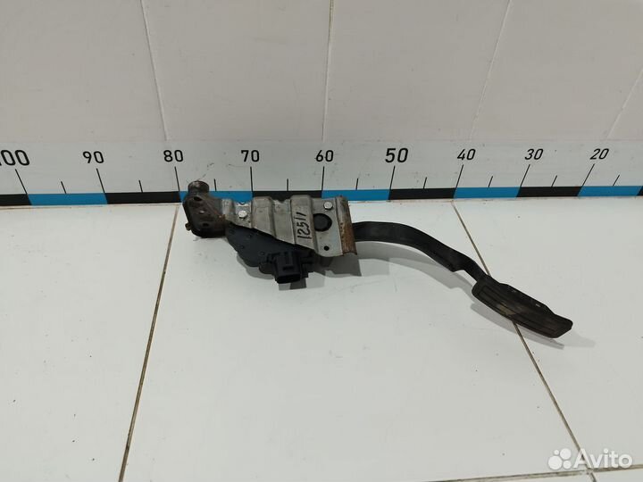 Педаль газа Discovery III 2004-2009