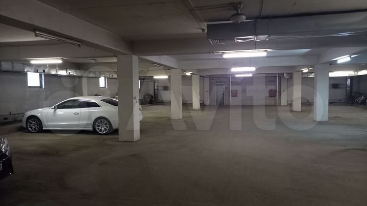 Машиноместо, 10 м²