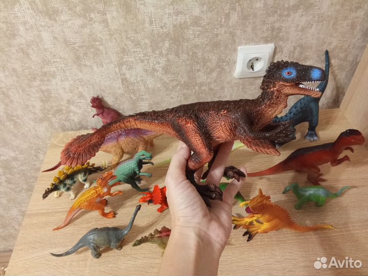 Игрушки пакетом динозавры