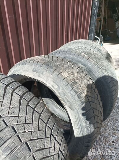 Pirelli Ice Zero 215/60 R17 T