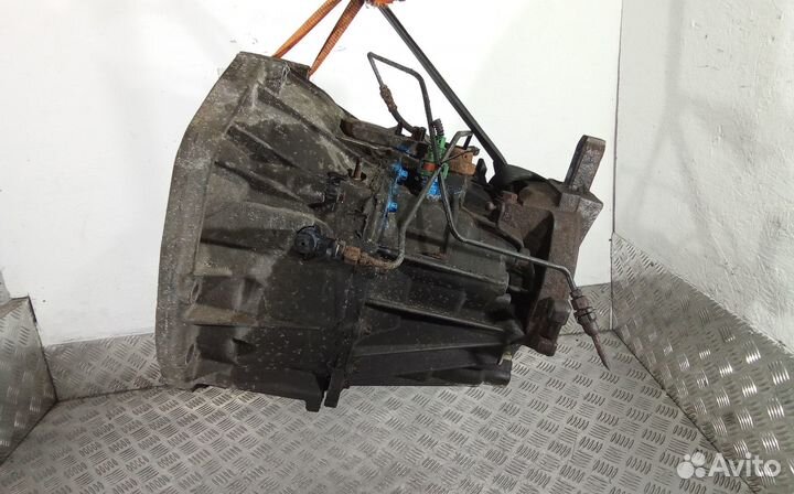 МКПП (механическая коробка переключения передач) R