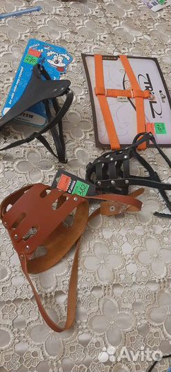 Ошейники, поводки, игрушки, миски, одежда для соба