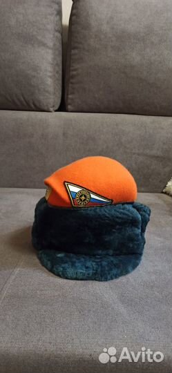 Шапка зимняя, и берёт М Ч С России