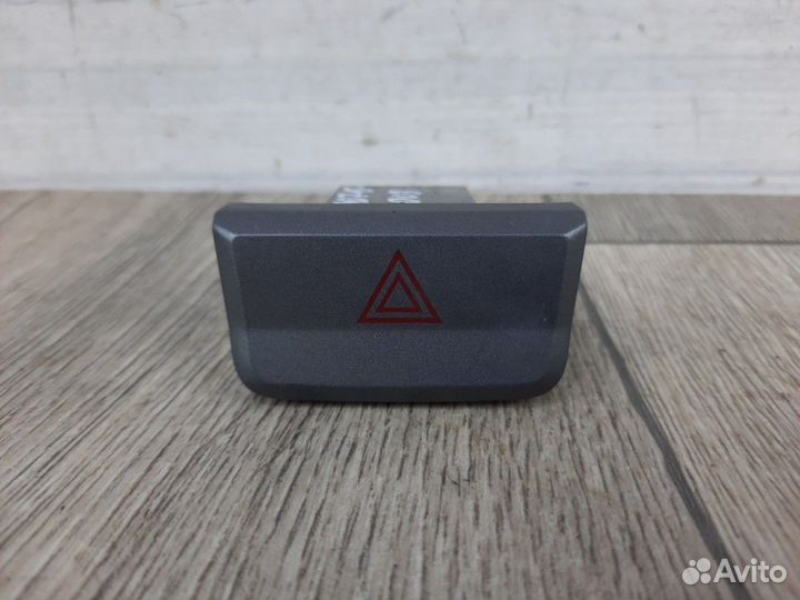 Кнопка аварийной сигнализации Accent