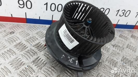 Моторчик печки skoda octavia A5 (NBE01KK01)