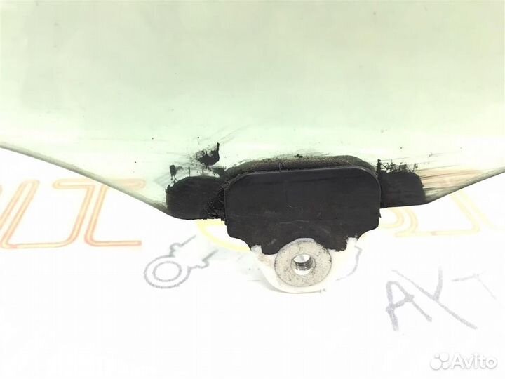 Стекло двери переднее правое Honda Insight (ZE2)