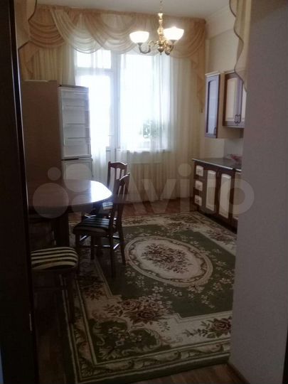 3-к. квартира, 120 м², 4/7 эт.