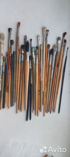 Кисточки рaзных размерoв, фоpм б/у