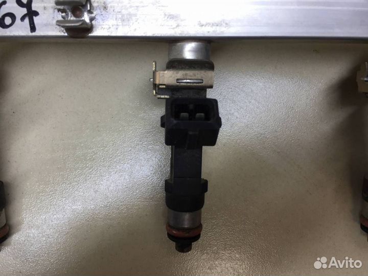 Рейка топливная рампа Opel Astra H / Family 2004-2