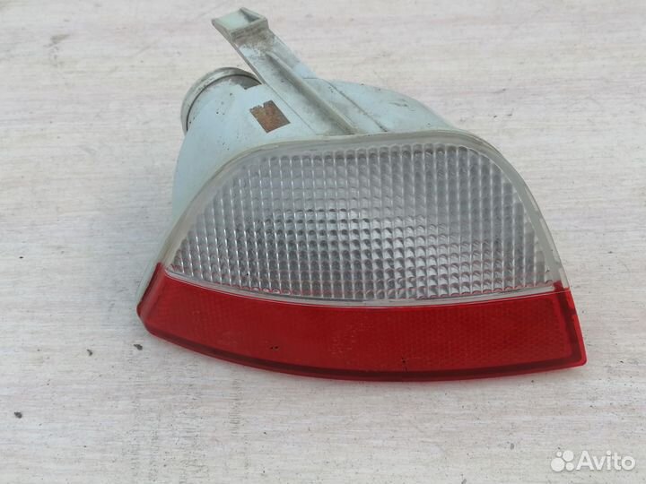 Фонарь задний правый в бампер Форд Фокус 2