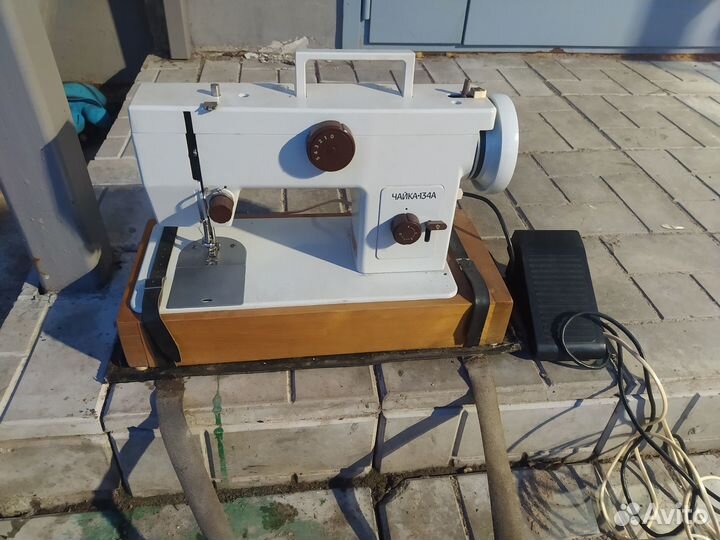 Швейная машинка Чайка 134 а