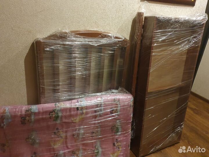 Детская кровать с маятником и ящиком