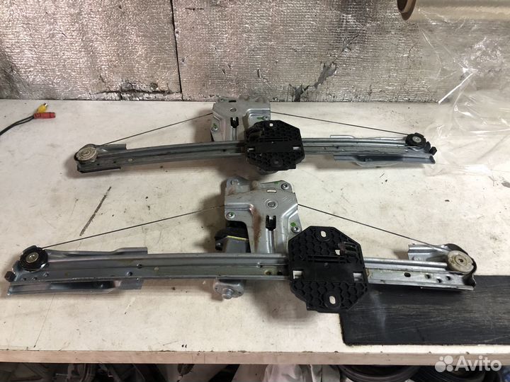 Передний стеклоподъемник Renault Logan 2