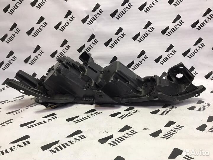 Правый корпус фары Mitsubishi Outlander GF 2015-н