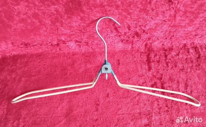 Вешалки для одежды