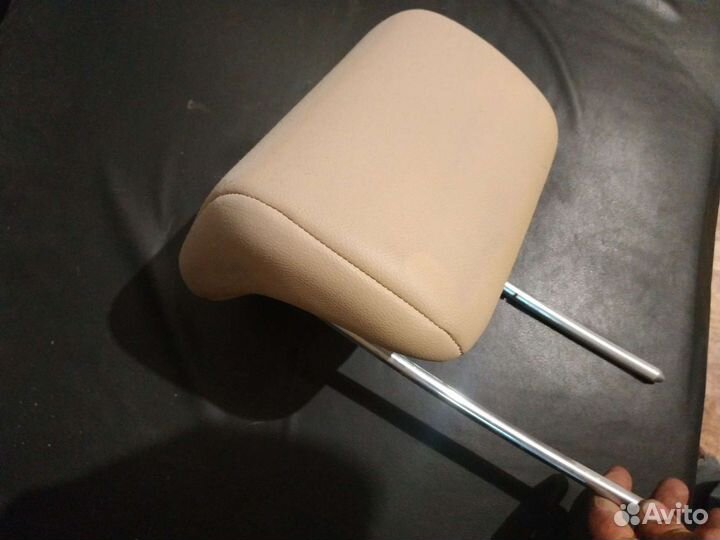 Подголовник задний левый lend rover фрилендер 2