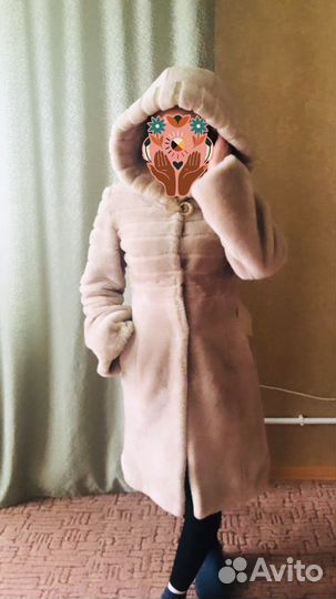 Шуба мутоновая натуральная с капюшоном