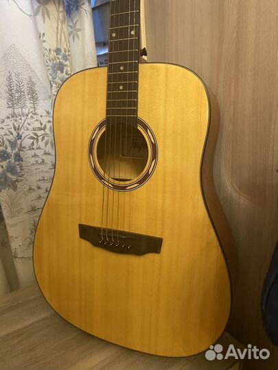 Акустическая гитара