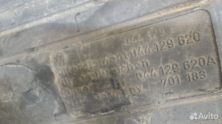 Корпус воздушного фильтра Volkswagen Transporter 4