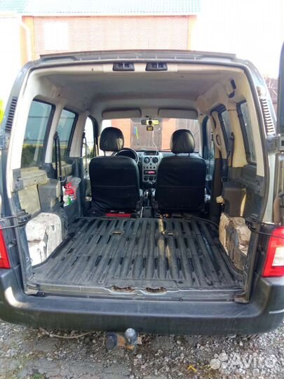 Грузоперевозки. Небольшой, легкий, маленький груз