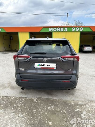 Toyota RAV4 2.5 AT, 2019, битый, 65 000 км