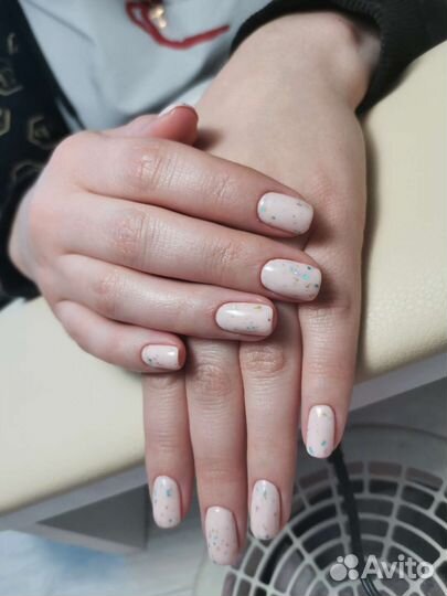 Маникюр и педикюр в студии