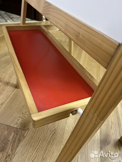 Мольберт, доска для рисования