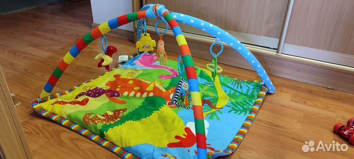 Развивающий коврик для малышей