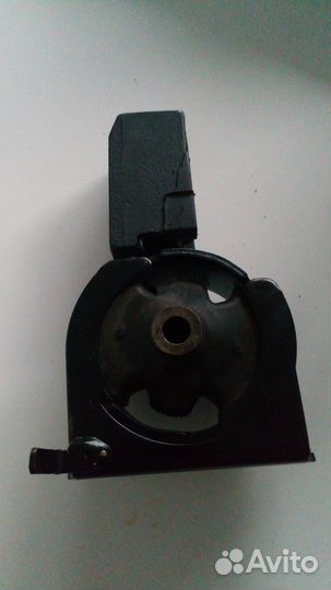 Опора двигателя toyota avensis