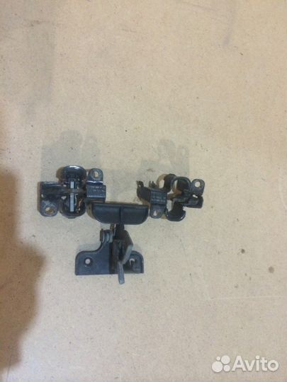 Замки и тросик капота Mercedes ML W164