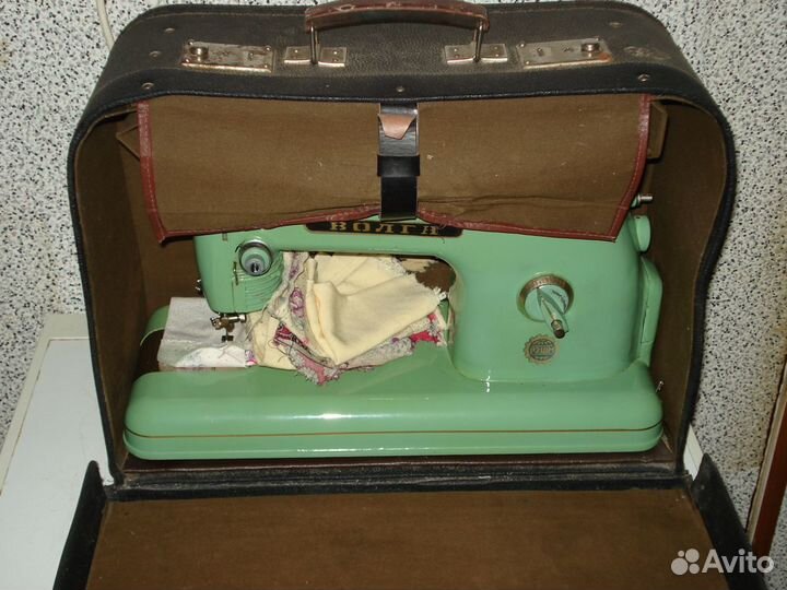 Швейная машина Волга