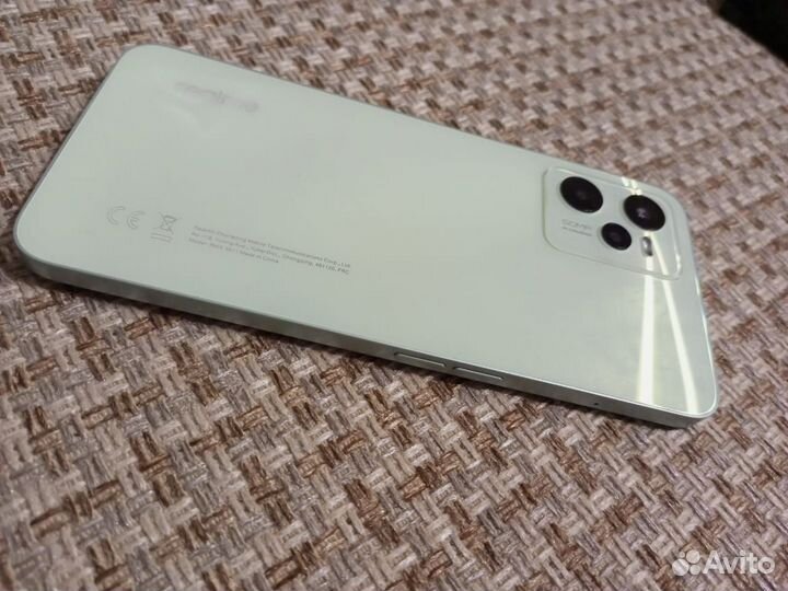 Телефон Realme с35
