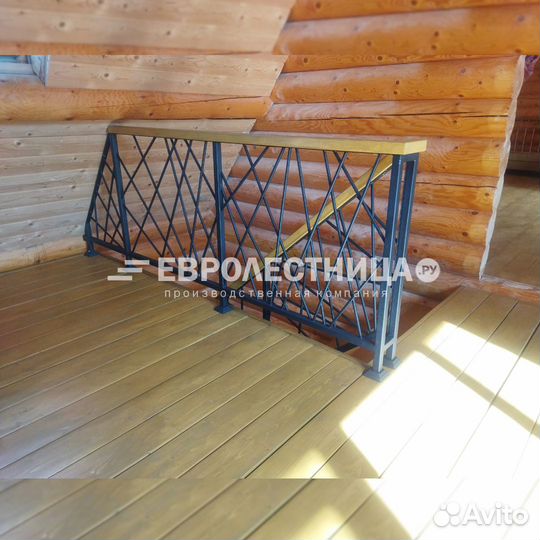 Лестница на металлическом каркасе