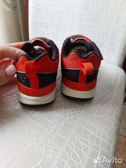Кроссовки 27р