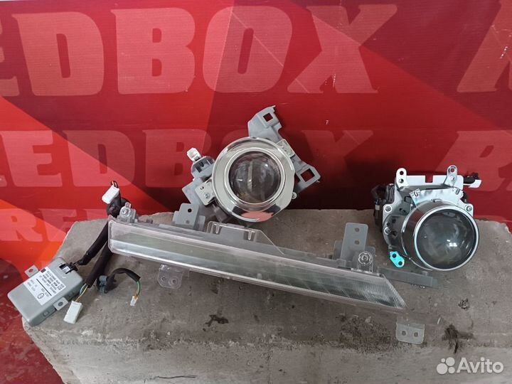 Линзы фары правой LED Land Cruiser 200 15-20г