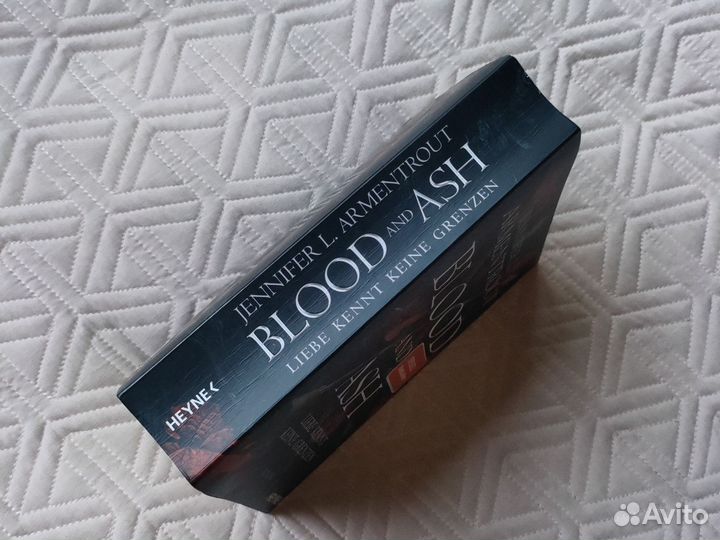 Книга на немецком языке Blood and Ash