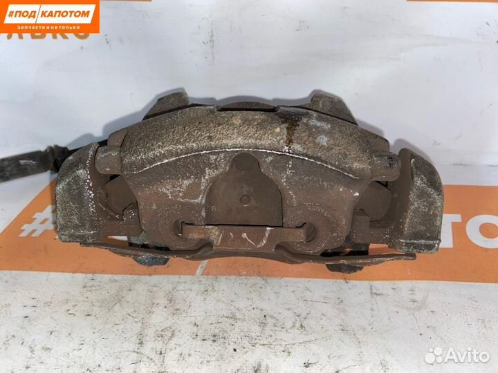 Суппорт тормозной передний правый Volvo S60 2 2012