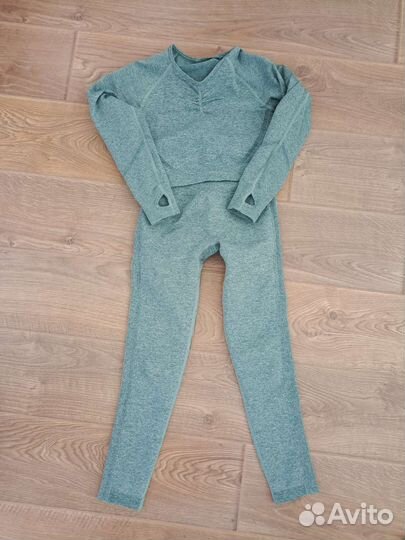 Костюм женский для фитнеса