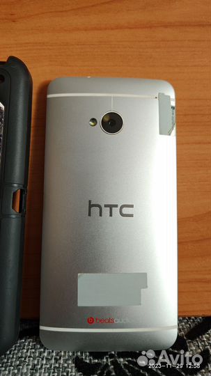 HTC One M7, 2/32 ГБ