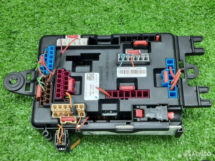 Блок предохранителей передний Bmw 3 Series F30