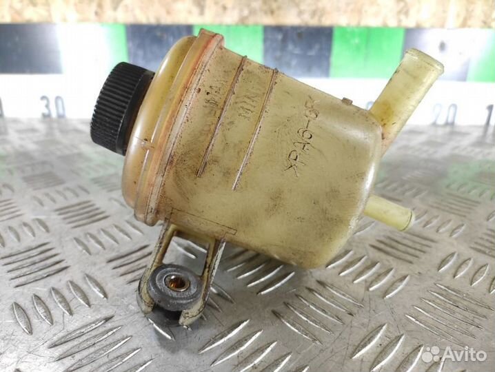 Бачок гидроусилителя Mazda Mpv LW лв