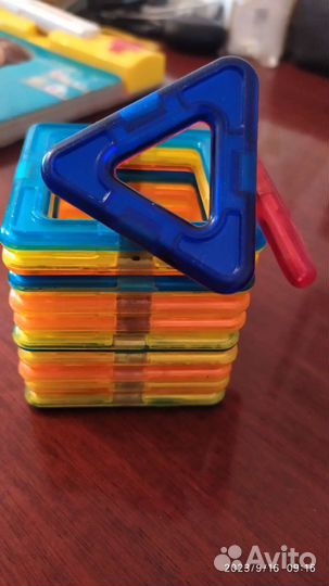 Развивающие книги, магнитные конструктор и азбука