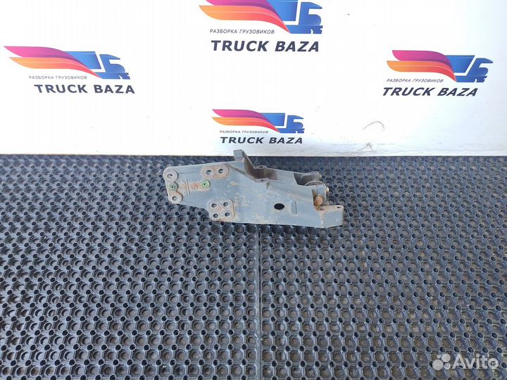 1452209 Кронштейн рессоры левый Daf XF105