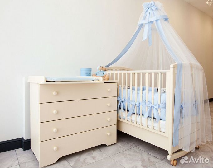 Детская кроватка колесо-качалка